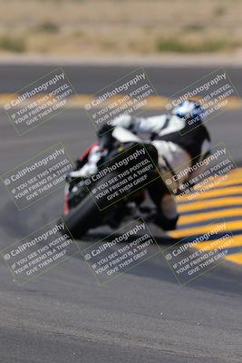 media/Oct-08-2022-SoCal Trackdays (Sat) [[1fc3beec89]]/Turn 11 Backside (1145am)/